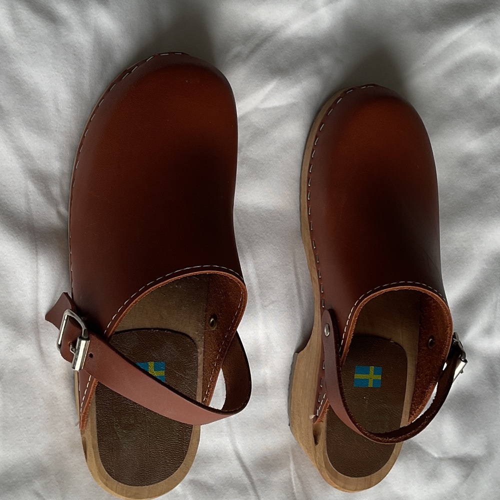 MIA Brown Leather Clogs - Picture 3 of 4